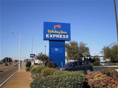 Express Medical Center - Midtown By Ihg Hotel