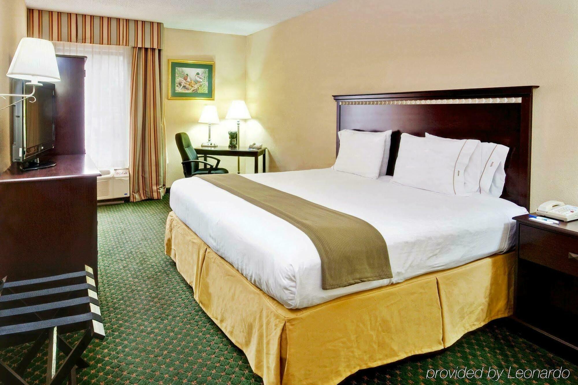 Express Medical Center - Midtown By Ihg Hotel
