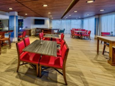 Express Medical Center - Midtown By Ihg Memphis