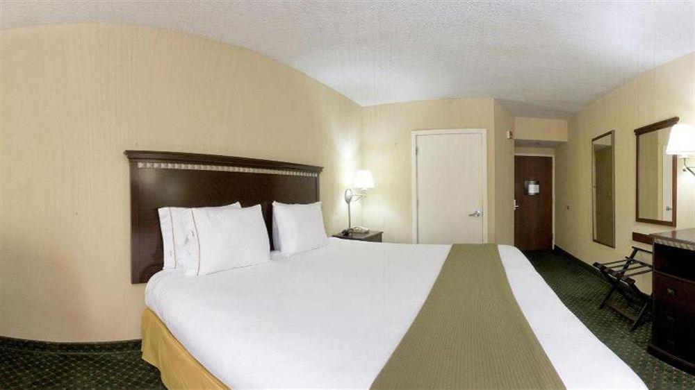 Express Medical Center - Midtown By Ihg