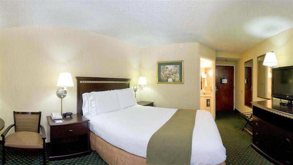 Express Medical Center - Midtown By Ihg 2*