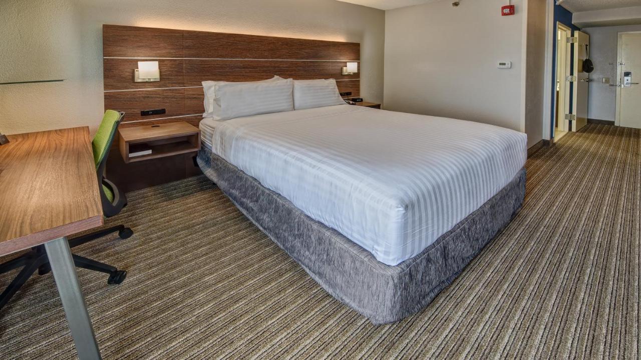 Express Medical Center - Midtown By Ihg Hotel
