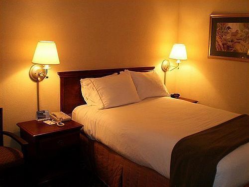 Express Medical Center - Midtown By Ihg Memphis