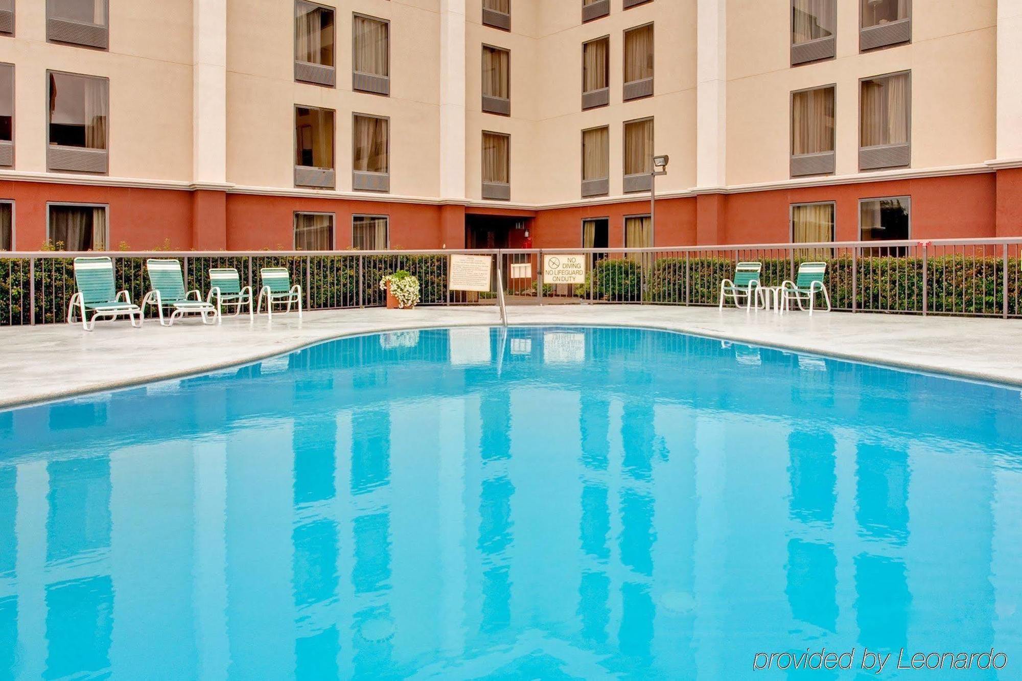 Express Medical Center - Midtown By Ihg 2*